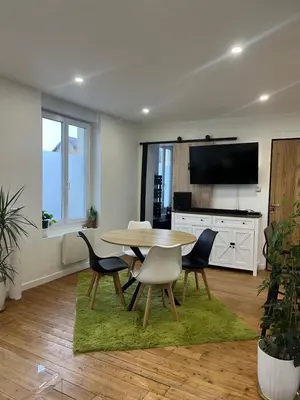 Télévision ou salle de divertissement dans l'établissement Appartement rénové à neuf Centre Gare Gisors lestroishorizons