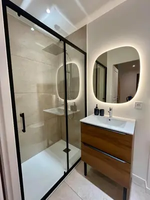 Salle de bains dans l'établissement Dependance au calme avec chambre sur mezzanine