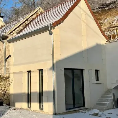 Dependance au calme avec chambre sur mezzanine