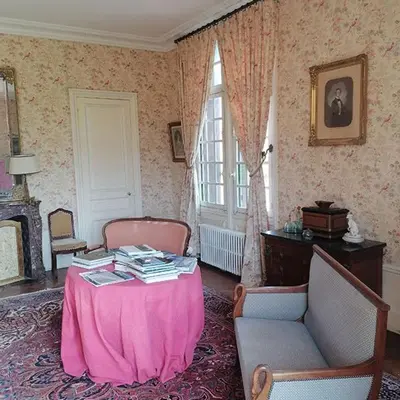 Coin salon dans l'établissement Manoir de Villers