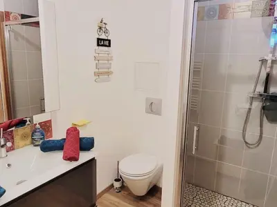 Salle de bains dans l'établissement Vue mer à Dieppe, les pieds dans l'eau