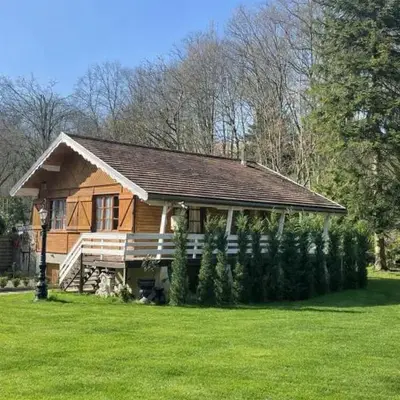 Auvers Wood lodge