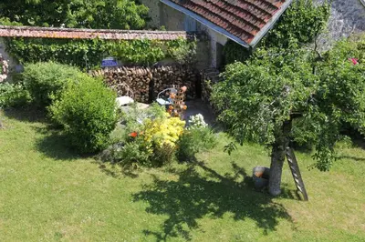 Jardin de l'établissement LE Petit Ru 10 MN DE GIVERNY