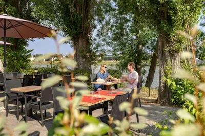 Clients de l'établissement Cottage by the Seine 4p