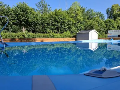 Piscine de l'établissement Mobil-home 4 pers avec terrasse - API-1-52-1583 ou située à proximité