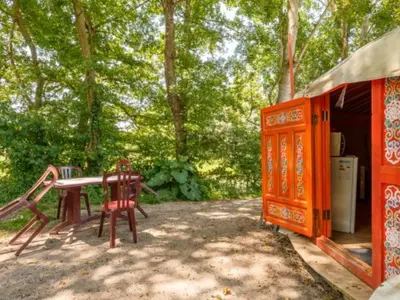 Jardin de l'établissement Maison en location avec terrasse pour 4 personnes - API-1-52-1733