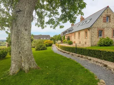 Jardin de l'établissement Historic Estate With Wellness Suites In Normandy