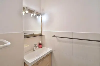 Salle de bains dans l'établissement Le Cosy Chic - Avec jardin et parking