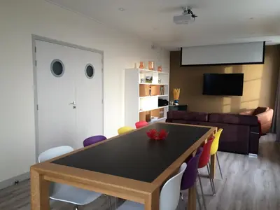 Télévision ou salle de divertissement dans l'établissement Le 360 TOUR PERRET 19eme PANORAMA 4 ETOILES