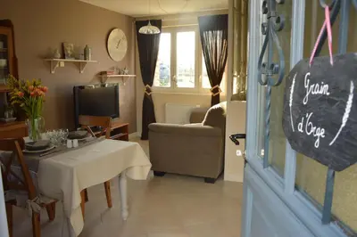 Coin salon dans l'établissement Le Clos Charmaine