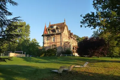 Jardin de l'établissement Château de la Râpée Hôtel restaurant