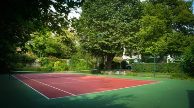 Tennis ou squash au sein de l'hôtel ou à proximité