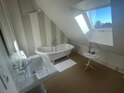 Salle de bains dans l'établissement Chambres d'Aumont