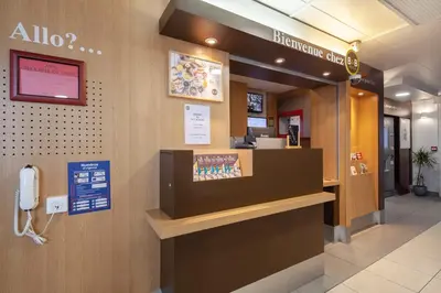 Hall ou réception de l'établissement B&B HOTEL Herblay