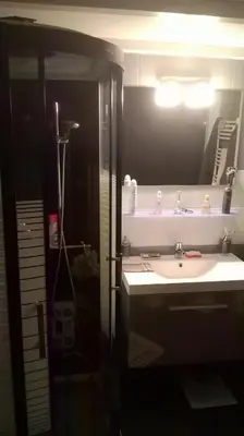 Salle de bains dans l'établissement Chez Marcelline