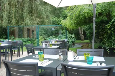 Jardin de l'établissement Campanile Creil - Villers-Saint-Paul