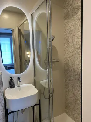 Salle de bains dans l'établissement Hôtel Paulette Rouen Centre Cathédrale