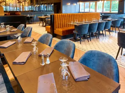 Restaurant ou autre lieu de restauration dans l'établissement Logis Clermotel - Hôtel & Restaurant