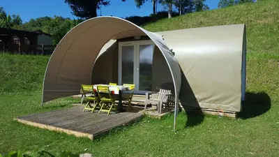 Jardin de l'établissement Camping le Mont Joli Bois