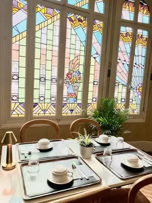 Restaurant ou autre lieu de restauration dans l'établissement Hôtel De Normandie