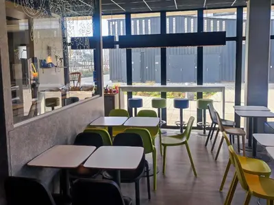Restaurant ou autre lieu de restauration dans l'établissement Ibis Budget Amiens Centre Gare