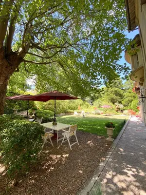Jardin de l'établissement Manoir des Cavaliers - BnB