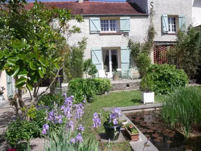 Jardin de l'établissement La Parenthèse avec piscine - les impressionnistes