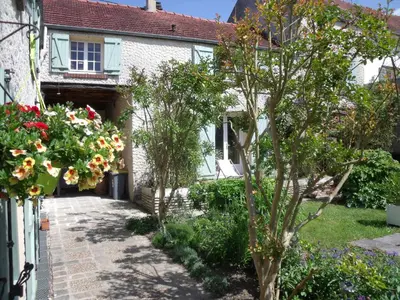 Jardin de l'établissement La Parenthèse avec piscine - les impressionnistes