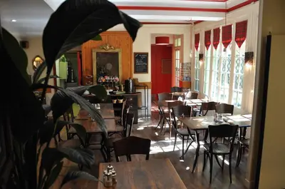 Restaurant ou autre lieu de restauration dans l'établissement Le Vieux Carré