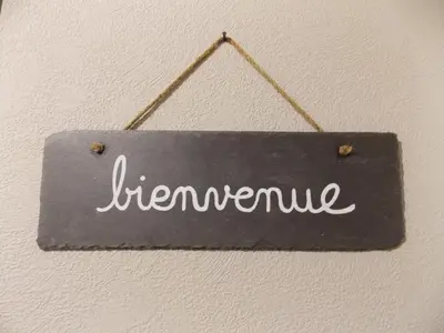Certificat, récompense, panneau ou autre document affiché dans l'établissement Le B04