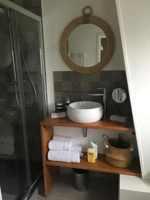 Salle de bains dans l'établissement Maison Ulysse