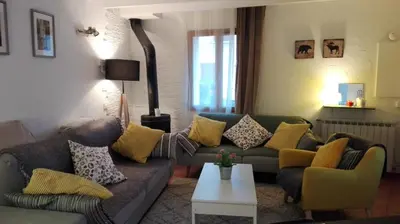 Coin salon dans l'établissement Maison le Napoléon 3 chambres 6 lits, non adapté aux PMR
