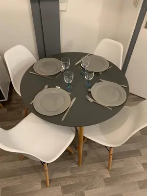 Plan de l'établissement Avec JARDINET sans vis à vis Plein centre ville au RDC 350m de la plage