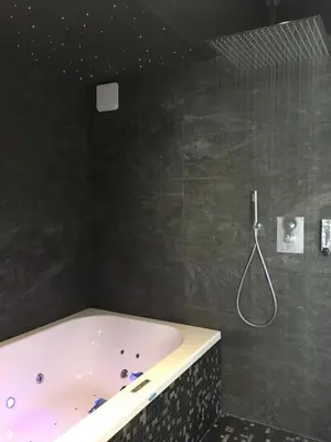 Salle de bains dans l'établissement Les Mille et une Nuits