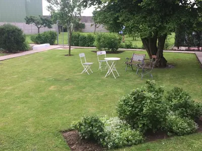 Jardin de l'établissement Les Chambres de Paule