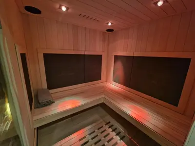 Télévision ou salle de divertissement dans l'établissement Rouen centre avec Sauna - Jacuzzi - Parking - 5 étoiles