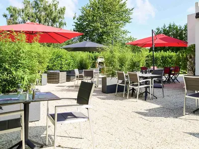 Jardin de l'établissement ibis Abbeville