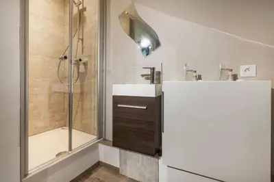 Salle de bains dans l'établissement La Dimière - Appartements de standing en hyper-centre - Louviers