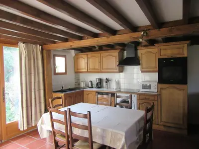 Cuisine ou kitchenette dans l'établissement Appartement au bord de l'Eure