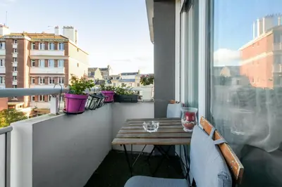 Balcon ou terrasse dans l'établissement Appartement charmant à Rouen, 40 m², balcon et vue sur la ville.