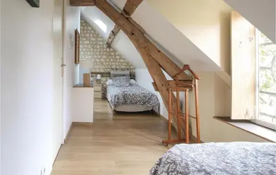 Un ou plusieurs lits dans un hébergement de l'établissement Gorgeous Home In Les Damps With Wifi