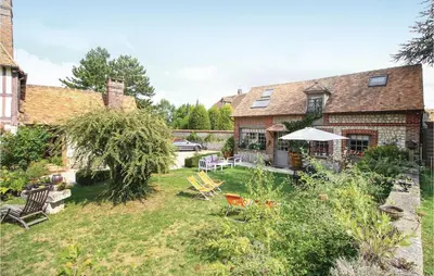Jardin de l'établissement Gorgeous Home In Les Damps With Wifi