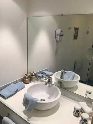 Salle de bains dans l'établissement Chambres d'Hôtes & Gites La Chatellenie