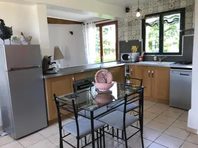 Cuisine ou kitchenette dans l'établissement Au pré vert
