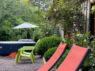 Jardin de l'établissement Gîte au Temps des Buis
