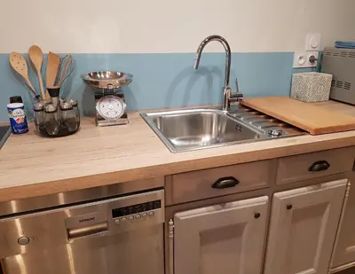 Cuisine ou kitchenette dans l'établissement Les Bruyeres