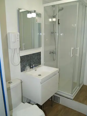 Salle de bains dans l'établissement Le Relais Vauban