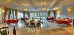 Restaurant ou autre lieu de restauration dans l'établissement Auberge des Écluses