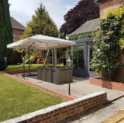 Jardin de l'établissement Logis la Rotourelle
