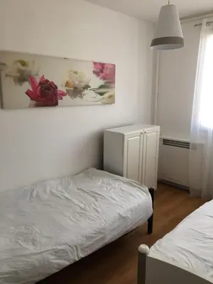 Plan de l'établissement APPARTEMENT Deux chambres Salon Parking Rouen Kindarena